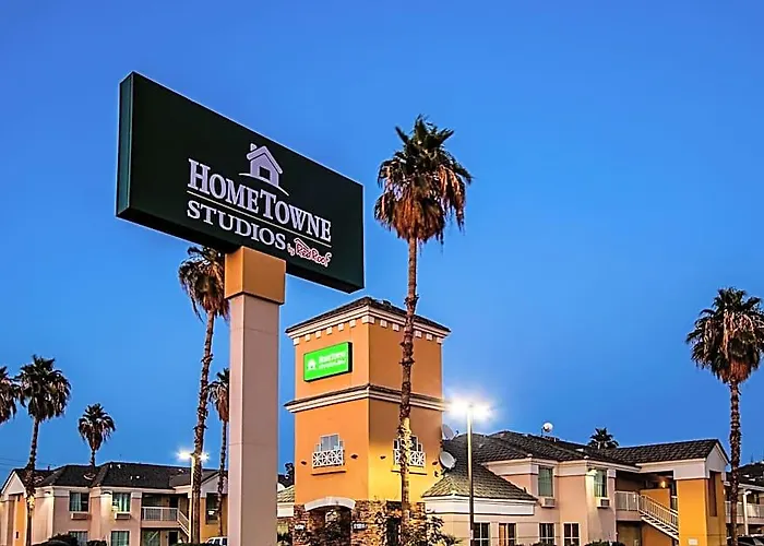 Hometowne Studios Phoenix - Black Canyon Highway
