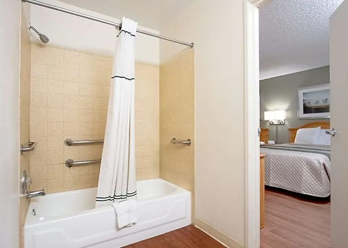 Hotel Hometowne Studios Phoenix - Black Canyon Highway 2*