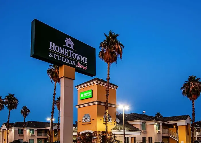 Hometowne Studios Phoenix - Black Canyon Highway Phoenix