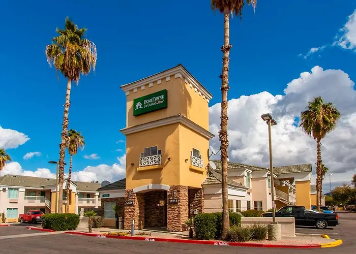 Hometowne Studios Phoenix - Black Canyon Highway Hotel 2*