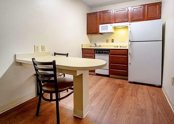 Hometowne Studios Phoenix - Black Canyon Highway Hotel